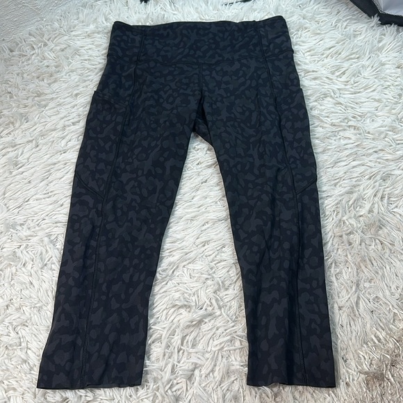 Lululemon Fast and Free Crop II 19" *Non-Reflective Formation Camo Deep Coal Mul - Picture 1 of 6